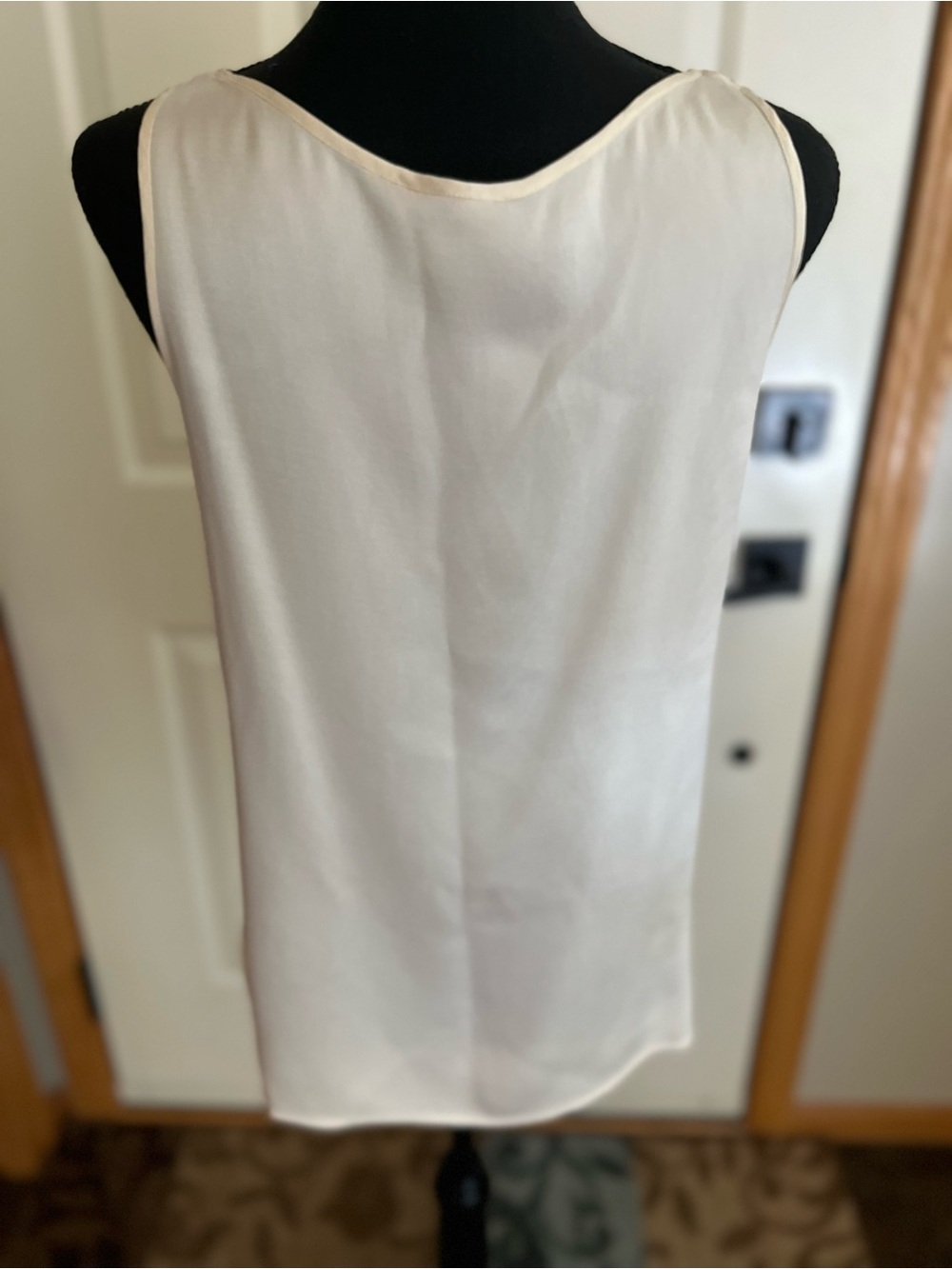 Neiman Marcus 100% silk ivory/ cream color pullover sleeveless tank top. Medium - Picture 3 of 11
